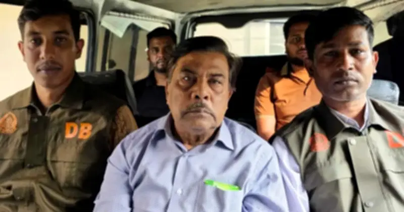 বগুড়া জেলা জাতীয় পার্টির সভাপতি শরিফুল ইসলাম জিন্নাহকে ডিবি গ্রেপ্তার করেছে