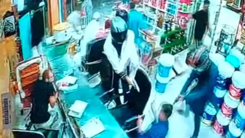 মিরপুরে যুবদল নেতা হত্যা মামলায় র‍্যাবের গ্রেপ্তার: বিদেশি রিভলবার ও গুলি উদ্ধার