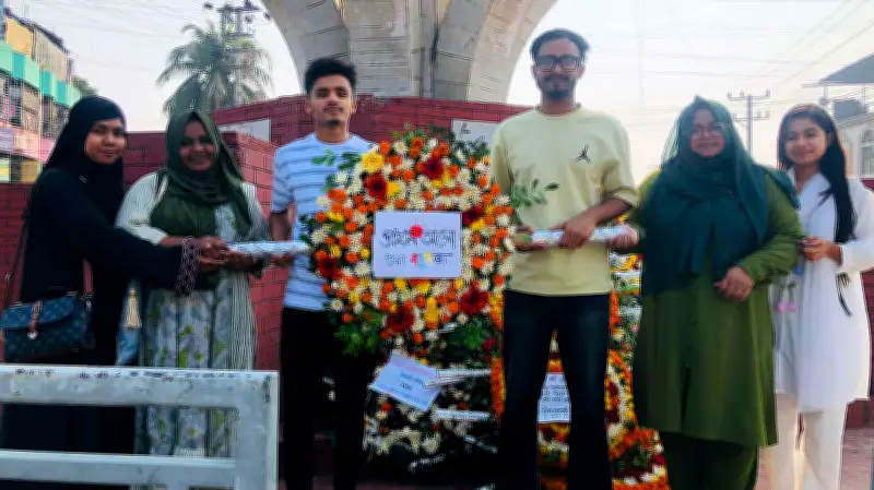 স্বাধীনতা দিবসে ভৈরবের দুর্জয় চত্বরে বন্ধুসভার শ্রদ্ধা নিবেদন