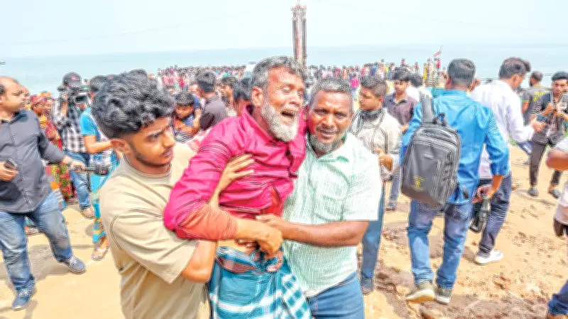 দৌলতদিয়া ফেরিঘাটে বাসডুবি: নিরাপত্তাহীনতা ও অব্যবস্থাপনায় ২৬ প্রাণহানি