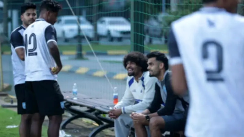 জ্বালানি নিরাপত্তা ও বাজার স্থিতিশীলতা: মন্ত্রীর সতর্কতা থেকে ঈদের বাজার পর্যন্ত