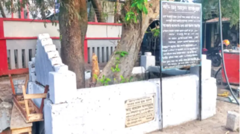 দিনাজপুরে অবহেলিত শহীদ আসাদুল্লাহর সমাধি: ইতিহাসের প্রতি উদাসীনতার প্রতিচ্ছবি