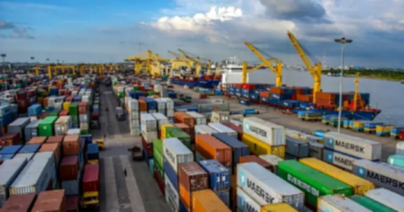 ৩০ হাজার টন জ্বালানি তেল নিয়ে হংকং পতাকাবাহী জাহাজ চট্টগ্রাম বন্দরে