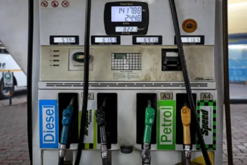 ভারতে পেট্রল ও ডিজেলের আবগারি শুল্ক কমানো, রপ্তানিতে নতুন কর আরোপ