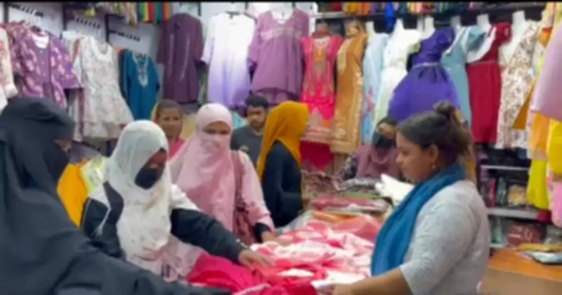 পথচারীদের ফুটপাথ ফেরত: শুধু দোকান উচ্ছেদ নয়, বিকল্প কর্মসংস্থানের নীতি প্রয়োজন