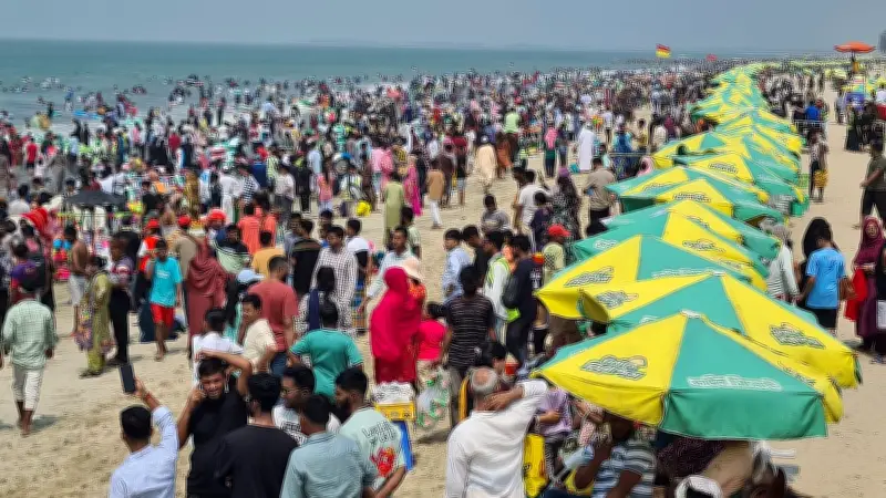 কক্সবাজার সমুদ্রসৈকতে ঈদের ছুটিতে পর্যটকের উপচে পড়া ভিড়, ছয় দিনে সাত লাখ আগমন