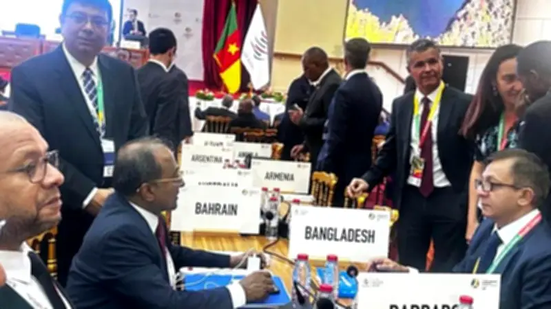 বাণিজ্যমন্ত্রীর সতর্কতা, ময়লায় কঙ্কাল, শিল্পীর প্রয়াণ ও নানা ঘটনা