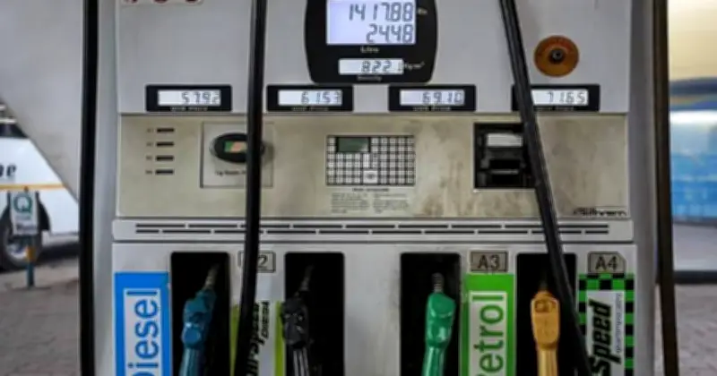 ভারতে জ্বালানি শুল্ক কমানো: মূল্যস্ফীতি নিয়ন্ত্রণে সরকারের বড় পদক্ষেপ