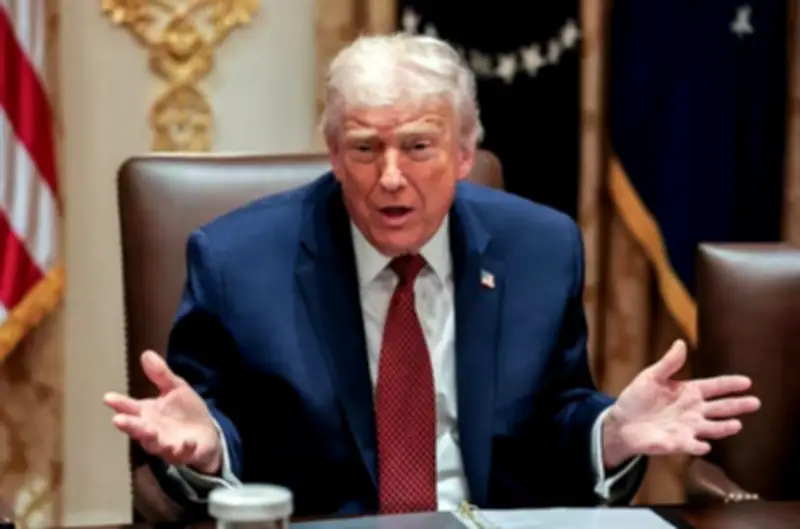 যুক্তরাষ্ট্রের মুদ্রায় প্রথমবারের মতো প্রেসিডেন্ট ট্রাম্পের স্বাক্ষর যুক্ত হচ্ছে