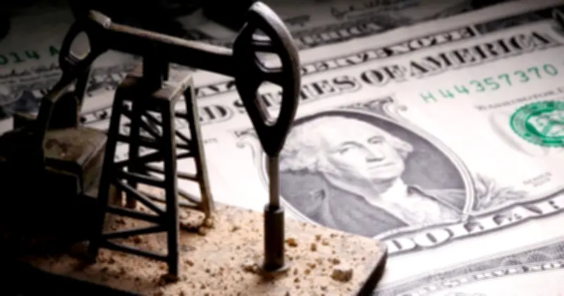 ইরান যুদ্ধে মার্কিন নিরাপত্তা গ্যারান্টি ঝুঁকিতে, পেট্রোডলার ব্যবস্থার ভবিষ্যৎ অনিশ্চিত