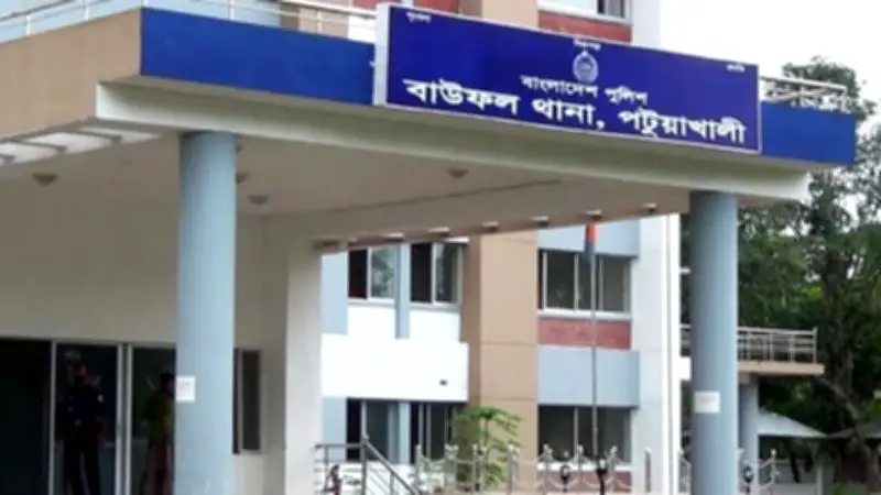 ট্রলার ছিনতাই, অবৈধ ডিজেল উদ্ধার ও চলন্ত বাসে আগুন: একাধিক ঘটনায় উত্তপ্ত দেশ