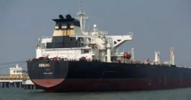 ইরানের সামরিক বাহিনী হরমুজ প্রণালিতে যুক্তরাষ্ট্র ও ইসরায়েলের মিত্র দেশগুলোর পন্য পরিবহনে নিষেধাজ্ঞা জারি করেছে