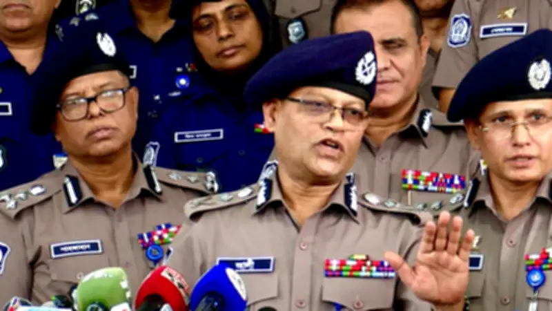 রাজধানীতে গণসঙ্গীতের আসর, আইন অনুযায়ী অপরাধ ব্যবস্থাপনা ও আন্তর্জাতিক সংকট