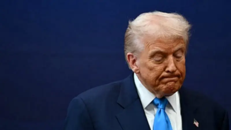 ট্রাম্পের ইরান যুদ্ধে সময়সীমার চাপ, হরমুজ প্রণালি সংকটে যুক্তরাষ্ট্রের দোদুল্যমানতা