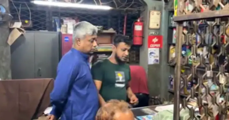 যশোরে তেল সংকট: অসচেতনতা ও অতিরিক্ত মজুতের অভিযোগ, প্রতিমন্ত্রীর তদন্ত