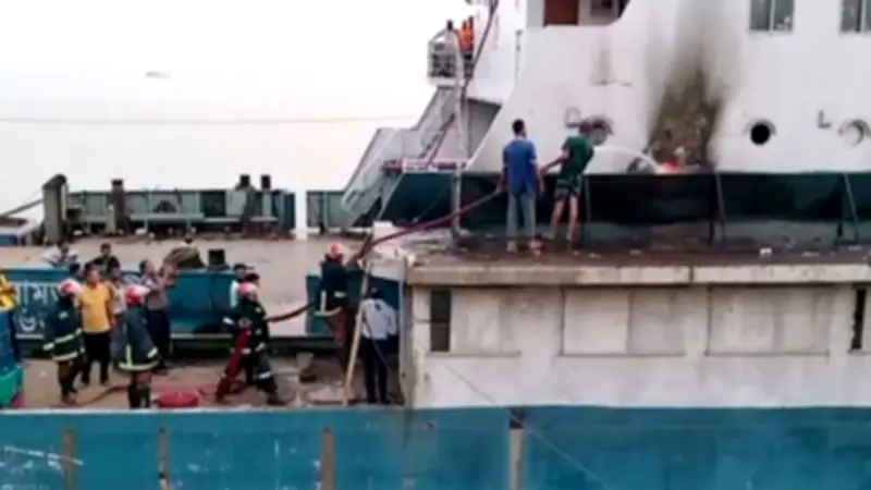 পাটুরিয়া ফেরিতে আগুন, ইরানে হামলা, বিএনপি নেতার গোয়ালঘর থেকে পেট্রল উদ্ধার