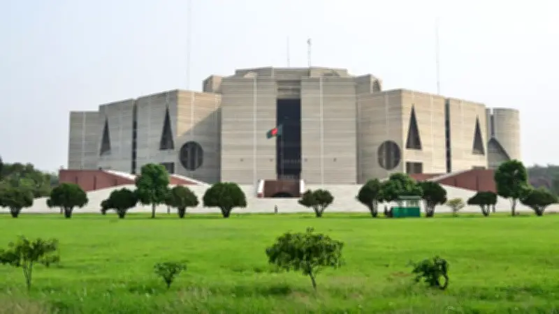 সংসদীয় কমিটির বৈঠক বসছে, মডেল মিষ্টিসহ দুজনের রিমান্ড মঞ্জুর, তেল মজুদে পিতা-পুত্র গ্রেপ্তার