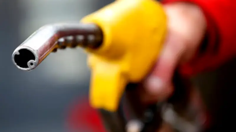 মধ্যপ্রাচ্যে যুদ্ধের প্রভাবে বাংলাদেশের জ্বালানি আমদানিতে সংকট ও বিকল্প উৎসের খোঁজ