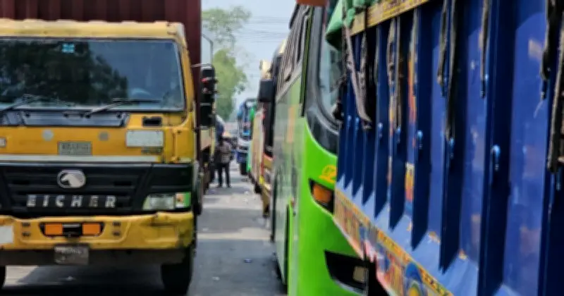 ঝোড়ো বাতাসে পদ্মায় ফেরি চলাচল বন্ধ, চার ঘণ্টা পর স্বাভাবিক