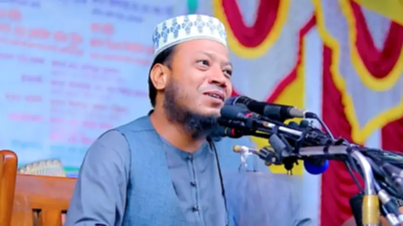 বাংলাদেশের রাজনৈতিক বিতর্ক: আমির হামজার মন্তব্য ও অন্যান্য গুরুত্বপূর্ণ সংবাদ