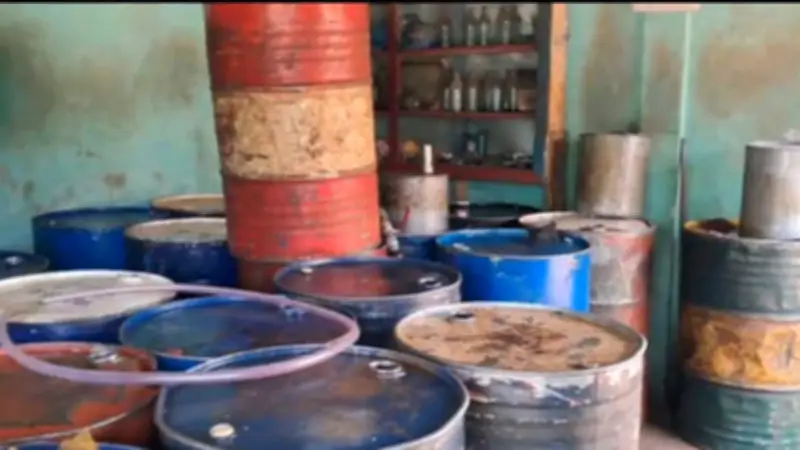 জ্বালানি তেলের অবৈধ মজুতের তথ্য দিলেই পুরস্কার, মন্ত্রীকে 'নাস্তিক' অভিযোগ