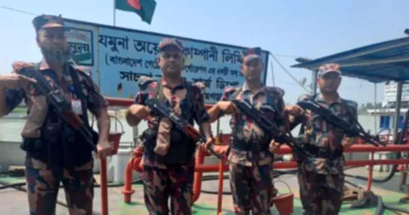 জ্বালানি তেল মজুত রোধে ৯ জেলার ১৯ ডিপোতে বিজিবি মোতায়েন, নিরবচ্ছিন্ন সরবরাহ নিশ্চিত