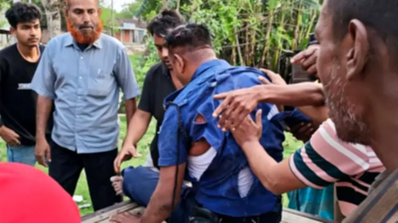 চাটমোহরে চলন্ত ট্রেন থেকে পড়ে পুলিশ আহত, জ্বালানিমন্ত্রীর বক্তব্য ও সারাদেশে বৃষ্টির আভাস