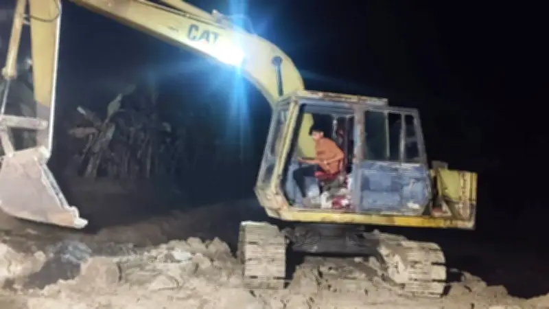 নীলফামারীতে কালবৈশাখী তাণ্ডবে ফসলের ব্যাপক ক্ষতি, জমিতে পুকুর খননে জরিমানা