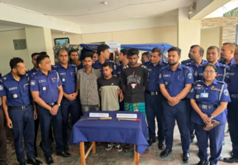 মানিকগঞ্জে ইজিবাইক চালককে গলাকেটে হত্যার ঘটনায় পিবিআই তিনজনকে গ্রেপ্তার করেছে