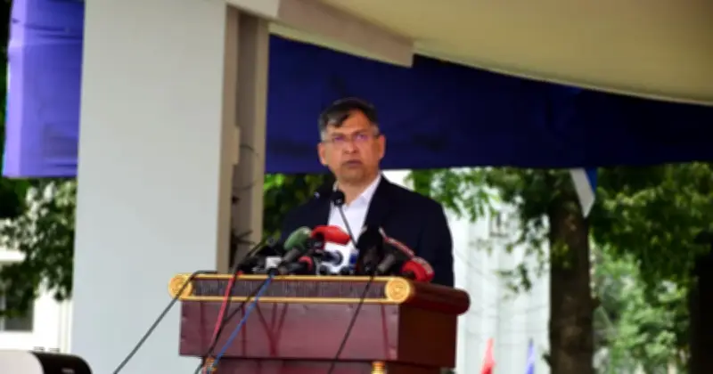 গৃহমন্ত্রী সালাহউদ্দিন আহমেদ বলেছেন, নতুন বাংলাদেশে পুলিশ বাহিনী হবে রাজনৈতিক প্রভাবমুক্ত