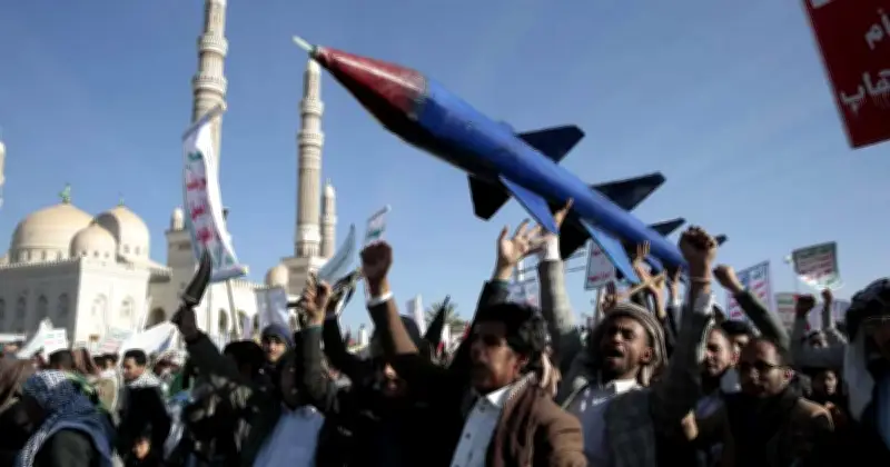 ইয়েমেনের হুথি বিদ্রোহীরা ইসরায়েলে ব্যালেস্টিক ক্ষেপণাস্ত্র হামলা চালালো, আঞ্চলিক সংঘাতের আশঙ্কা