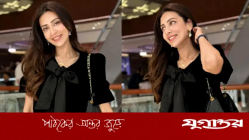 গুয়াংজুতে বিদ্যা সিনহা মিমের নজরকাড়া পোশাকে আলোচনা