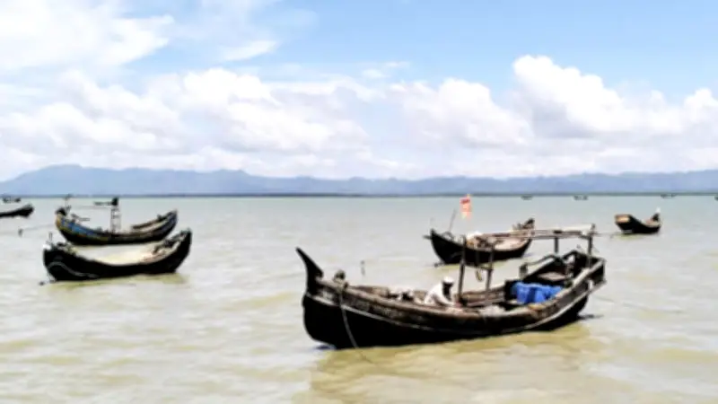 নাফ নদী থেকে ১৩ জেলেকে ধরে নিয়ে গেছে আরাকান আর্মি, প্রধানমন্ত্রীর গোপালগঞ্জে তেল মজুদ জরিমানা