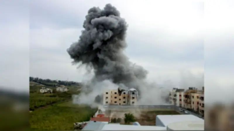 ইসরায়েলি হামলায় পাঁচ লেবানিজ প্যারামেডিক নিহত, মার্কিন-ইরাক তেল বিপণন পুনরায় শুরু