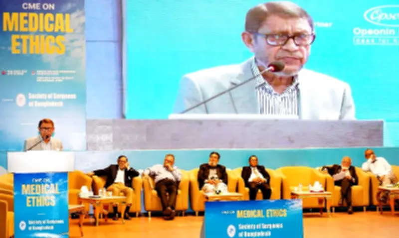 রাজশাহীতে শিশুমৃত্যুতে ক্ষুব্ধ স্বাস্থ্যমন্ত্রী, ভেন্টিলেটর সংকটে হাসপাতাল পরিচালকের সমালোচনা