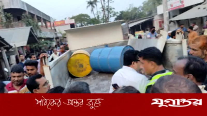 যশোরে ধানের গুদামে ৭০০ লিটার জ্বালানি তেল জব্দ, ব্যবসায়ী পালিয়েছেন