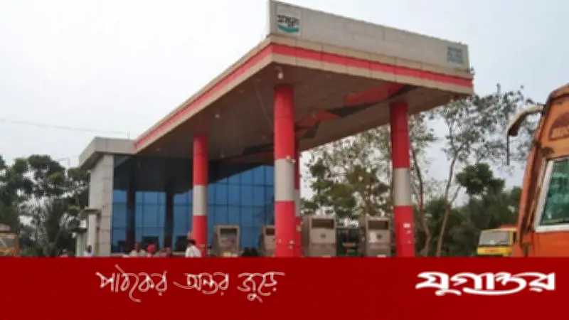 নড়াইলে তেল না পেয়ে ট্রাকচাপায় পাম্প ম্যানেজার নিহত, আহত সহকর্মী