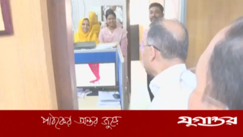 প্রধানমন্ত্রীর ঝটিকা সফরে সচিবালয়ে কর্মকর্তা-কর্মচারীদের সময়ানুবর্তিতা নিশ্চিত