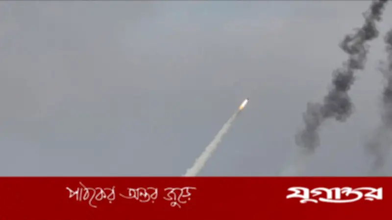 ইসরাইলে একযোগে রকেট ও ড্রোন হামলা চালিয়েছে হিজবুল্লাহ, উত্তরে সাইরেন বেজে ওঠে