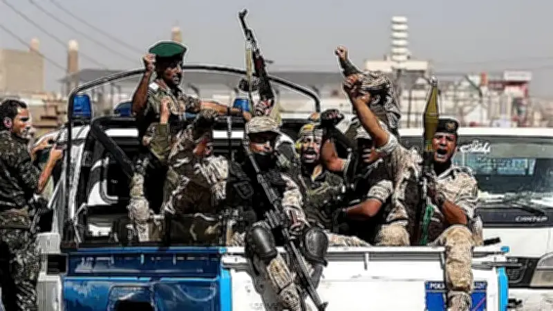 ইয়েমেনের হুতি বিদ্রোহীদের যোগদানে ইরান যুদ্ধে নতুন মাত্রা, লোহিত সাগরে উদ্বেগ