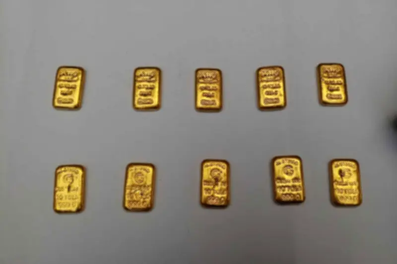 দুবাই থেকে আসা বিমানে লুকিয়ে রাখা ১৫৩টি সোনার বার উদ্ধার, মূল্য প্রায় ৩৮ কোটি টাকা