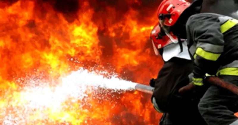 চট্টগ্রামের মাছ প্রক্রিয়াজাতকরণ কারখানায় ভয়াবহ অগ্নিকাণ্ড, ফায়ার সার্ভিসের আট ইউনিট মোতায়েন