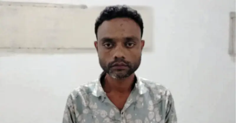 নওগাঁয় পারিবারিক বিরোধে স্ত্রীকে ছুরিকাঘাত করে স্বামী আটক, নিহতের মৃত্যু