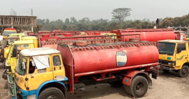 রংপুরে তেল পরিবহন শ্রমিকদের অনির্দিষ্টকালের ধর্মঘট, ৮ জেলায় জ্বালানি সরবরাহ বন্ধ