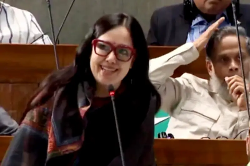 বাংলাদেশে অনলাইন শিক্ষার নতুন সম্ভাবনা: প্রযুক্তির মাধ্যমে শিক্ষার প্রসার