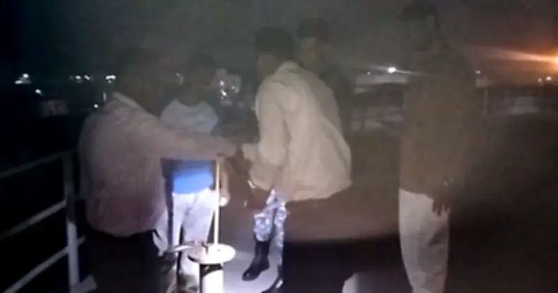 বাগেরহাটের মোংলায় যৌথ অভিযানে অবৈধ ডিজেল মজুত উদ্ধার