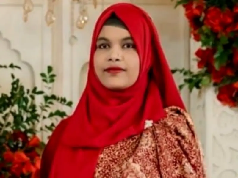 চট্টগ্রামের আনোয়ারায় গৃহবধূর ঝুলন্ত লাশ উদ্ধার, স্বামী আটক