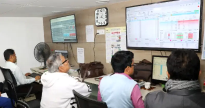 ডিএসইতে লেনদেন বাড়লেও সূচক নিম্নমুখী, ২৫০ কোম্পানির শেয়ার দর কমেছে