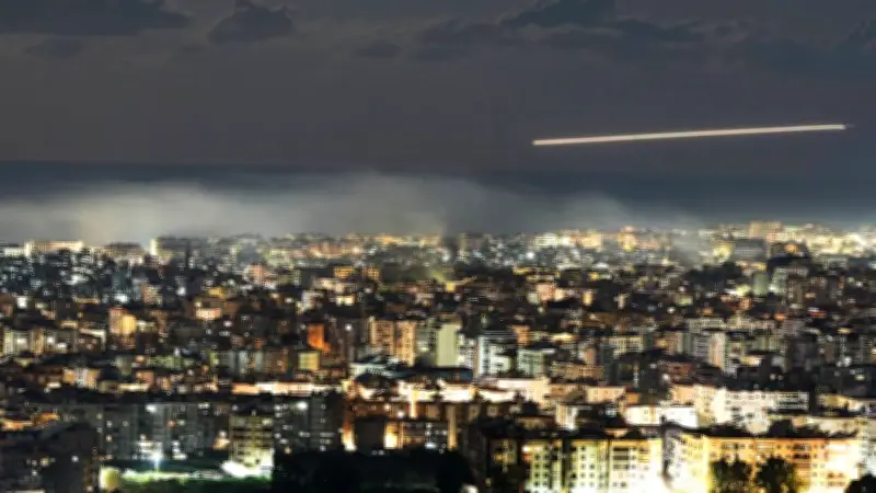 ইরান-হিজবুল্লাহর হামলায় ইসরায়েলের শতাধিক শহরে সাইরেন, নেপালে মন্ত্রী গ্রেপ্তার