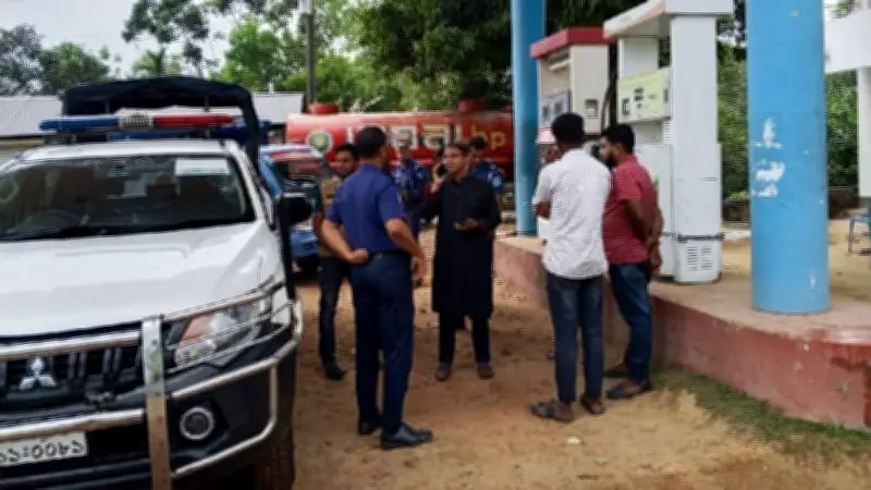 বিপিসি-পেট্রোবাংলার বকেয়া আদায় ও তেল কারসাজি বন্ধে ভ্রাম্যমাণ আদালতের হানা